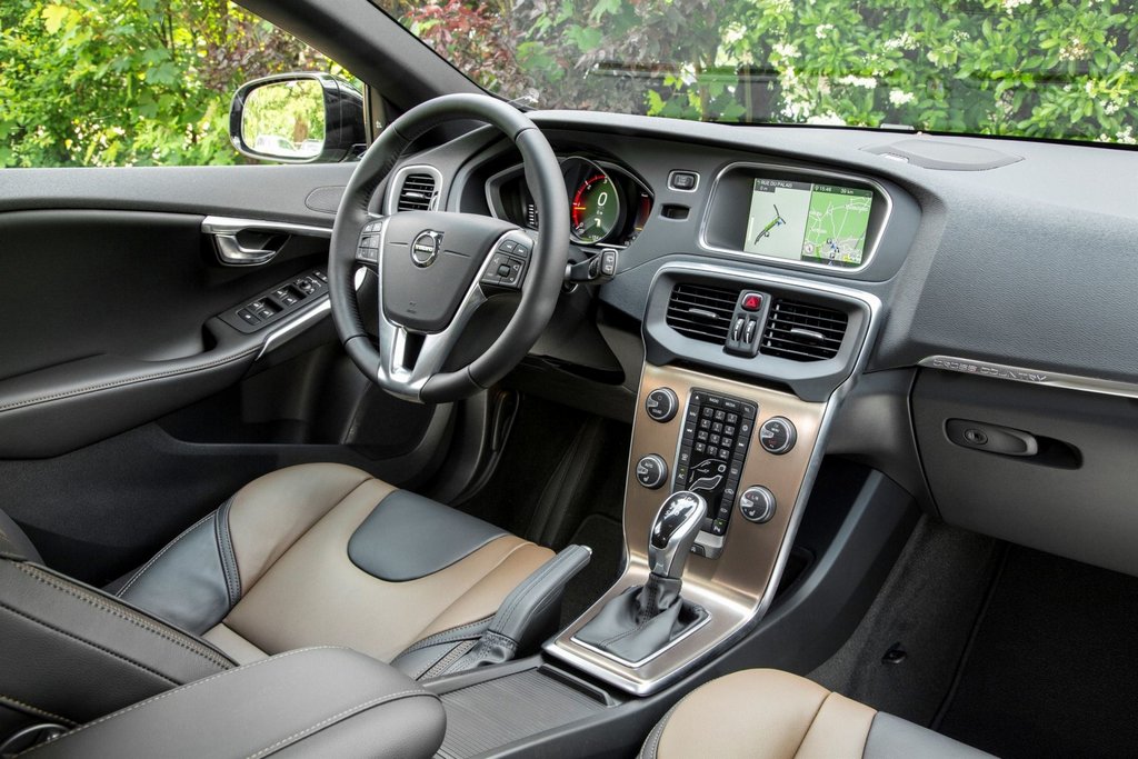 Вседорожная модификация хэтчбека Volvo V40 Cross Country