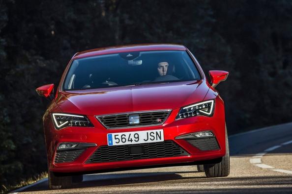 Обзор пятидверного компактного хэтчбека Seat Leon