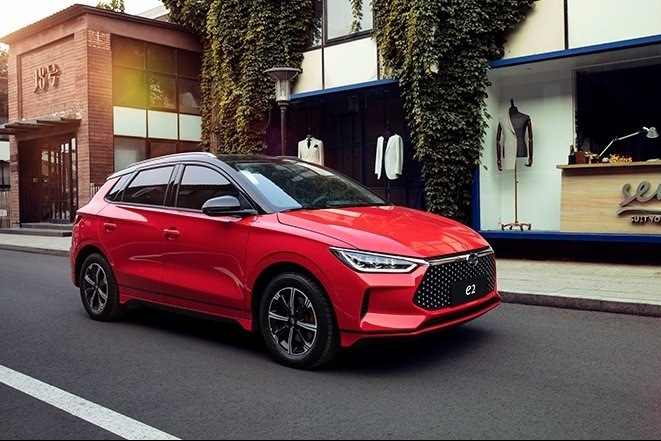 Электрический пятидверный хэтчбек BYD e2