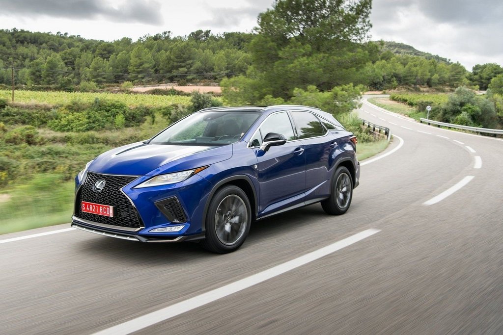 Рестайлинговая версия кроссовера Lexus RX