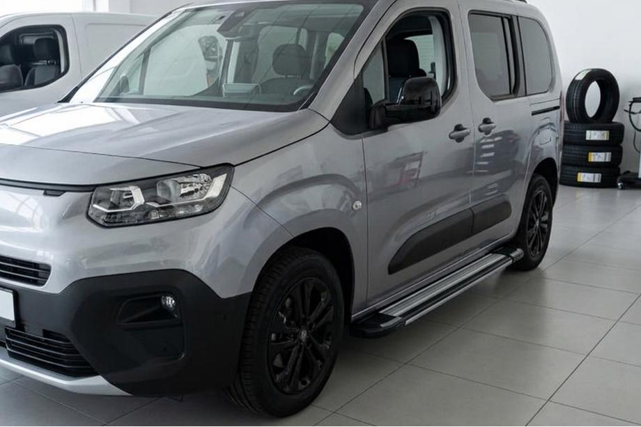 Peugeot Partner/Rifter 2019- гг. Боковые Подножки Rainbow (2 шт., Алюминий) Image