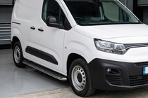Opel Combo 2019- гг. Боковые Подножки Maydos V1 (2 шт., Алюминий и Нержавейка) фото 1