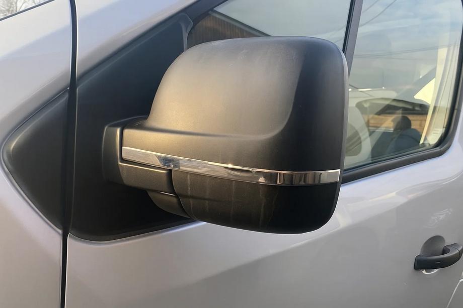Opel Vivaro 2015-2019 гг. Накладки на Зеркала Нержавейка (2 шт) Image