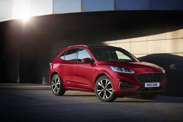 Новое поколение компактного кроссовера Ford Kuga
