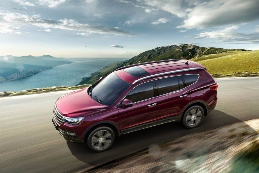 Полноприводный семиместный кроссовер Lifan X80