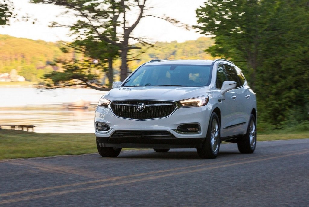 Обзор полноразмерного семиместного кроссовера Buick Enclave