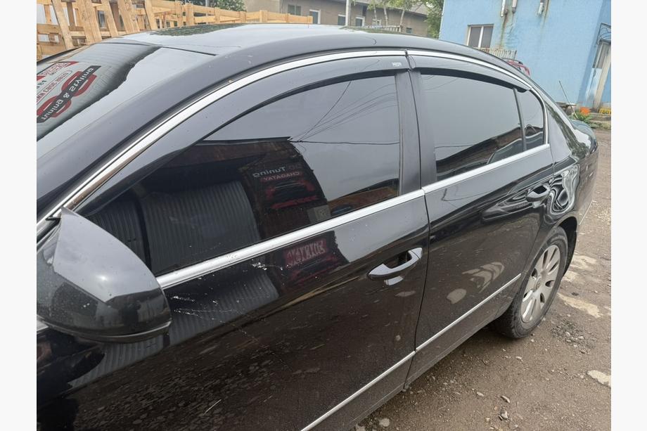 Volkswagen Passat B7 2012-2015 гг. Ветровики с хромированным молдингом SD (EU, 4 шт, Niken) Фото 1