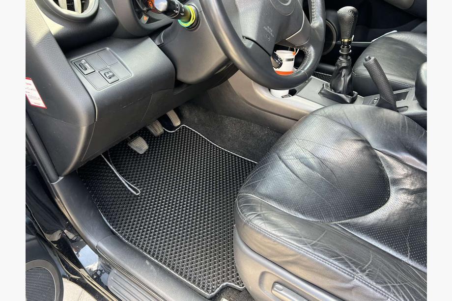 Toyota Rav 4 2006-2013 гг. Коврики EVA (черные) Image