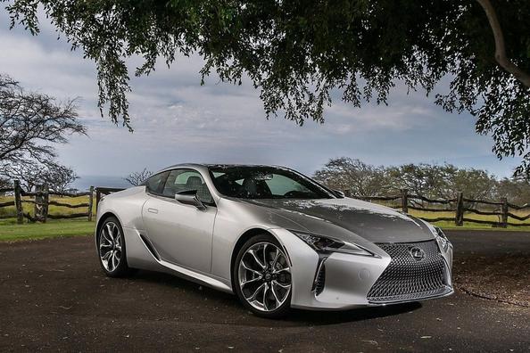 Обзор высокопроизводительного купе Lexus LC500 фото 13