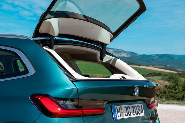 Седьмое поколение универсала BMW 3-Series Touring фото 12