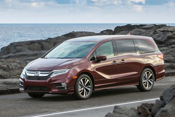 Обзор восьмиместного полноразмерного минивэна Honda Odyssey