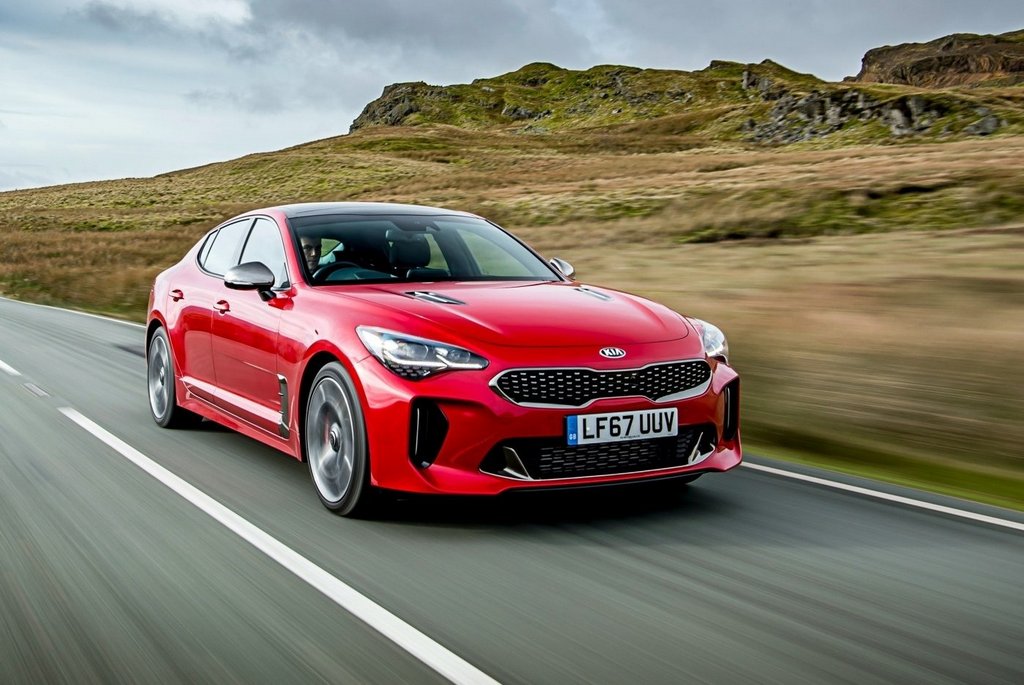 Обзор полноразмерного лифтбека KIA Stinger