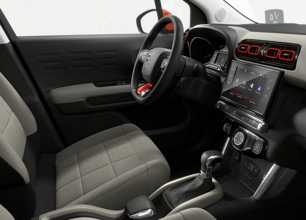 Компактный городской кроссовер Citroen C3 Aircross