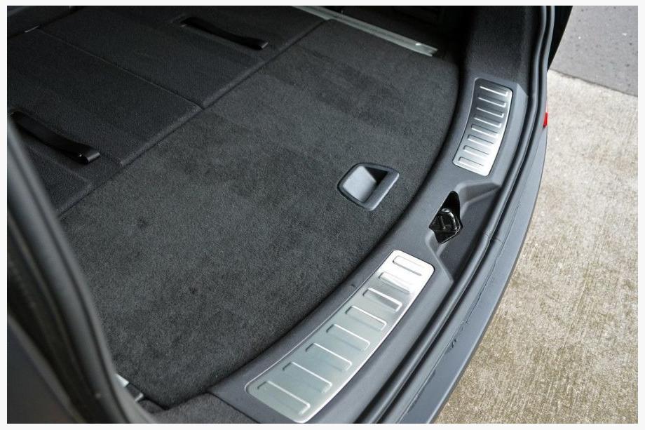 Land Rover Discovery Sport 2014- гг. Накладка на задний порог нержавеющая сталь (2 шт.) Image