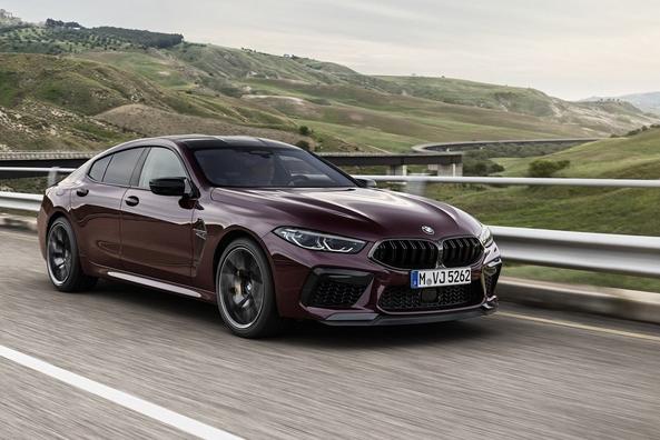 Обзор спортивного седана BMW M8 Gran Coupe фото 3