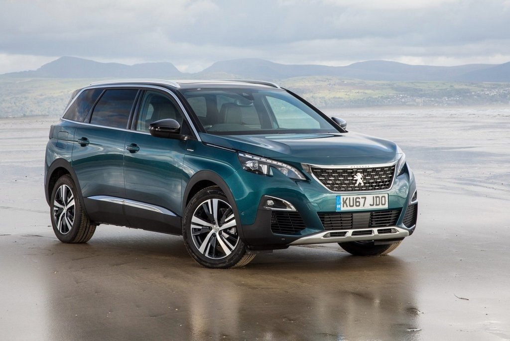 Второе поколение кроссовера Peugeot 5008