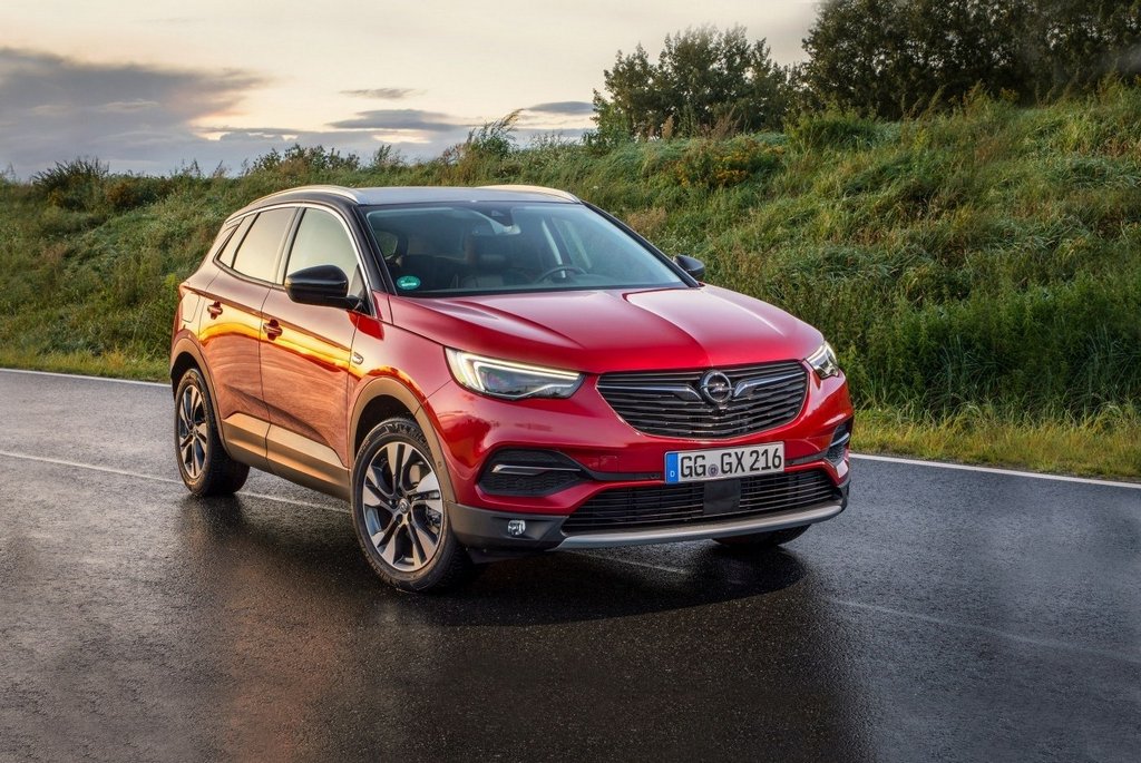 Компактный городской кроссовер Opel Grandland X