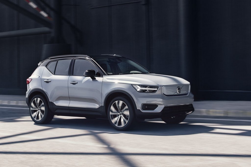 Электрический полноприводный кроссовер Volvo XC40 Recharge