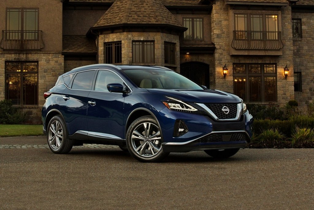 Обзор обновленного среднеразмерного кроссовера Nissan Murano