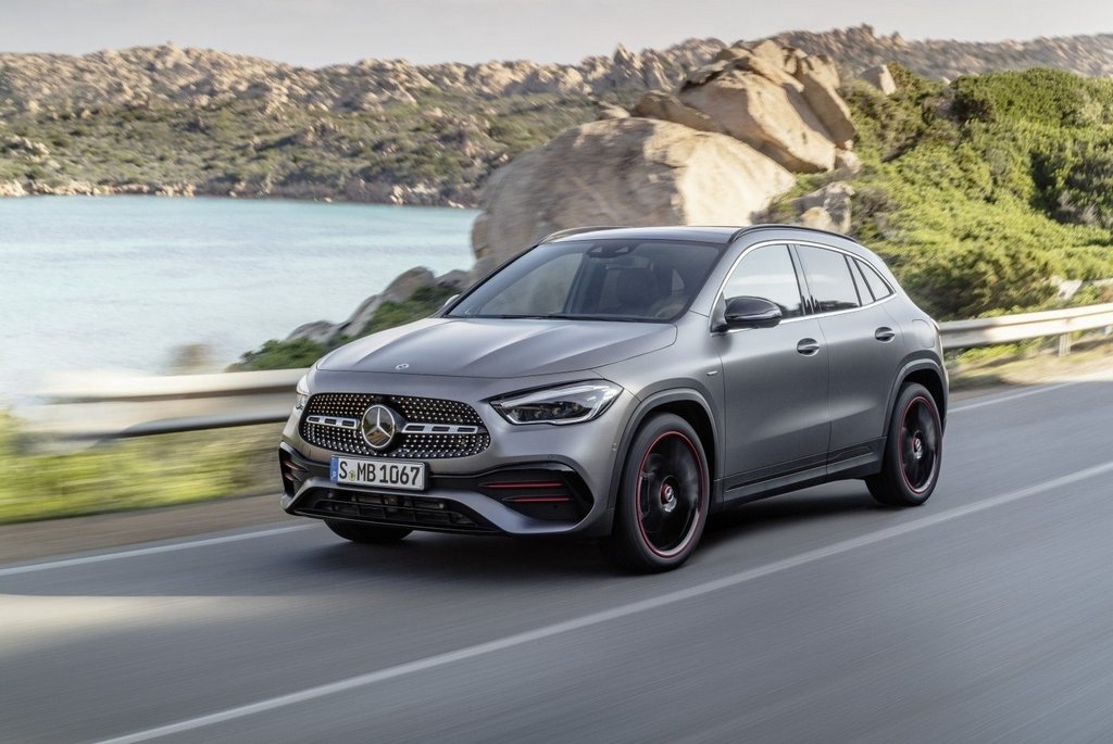 Обзор премиального компактного кроссовера Mercedes-Benz GLA-Class