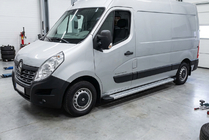 Renault Master 2011-2023 гг. Боковые Подножки Maya V2 (2 шт., Алюминий) фото 1