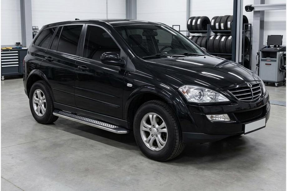SsangYong Action 2005-2018 гг. Боковые Подножки Maydos V2 (2 шт., Алюминий и Нержавейка) Image