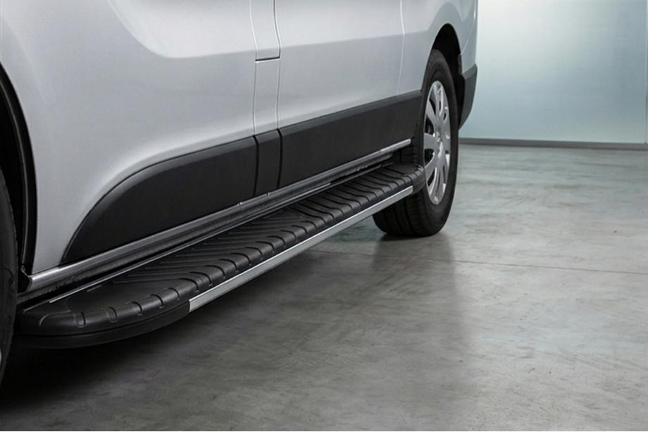 Renault Trafic 2015- гг. Боковые пороги Bosphorus Grey (2 шт., алюминий) Image