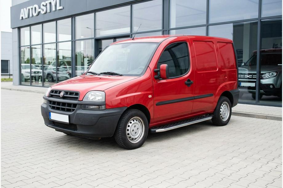 Fiat Doblo I 2001-2005 гг. Боковые Подножки BlackLine (2 шт., Алюминий) Image
