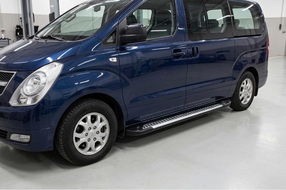 Hyundai H300, H1, Starex 2008-2020 гг. Боковые Подножки Line (2 шт., Алюминий) Фото 3