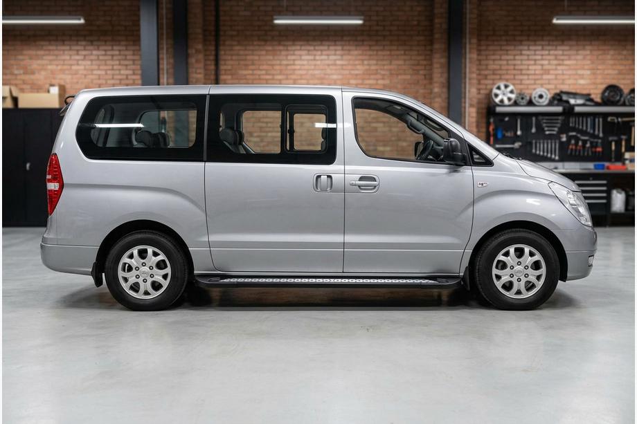 Hyundai H300, H1, Starex 2008-2020 гг. Боковые Подножки New Vision Black (2 шт., Алюминий) Image