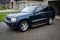 Jeep Grand Cherokee WK 2004-2010 гг. Боковые Подножки BlackLine (2 шт., Алюминий) фото 1