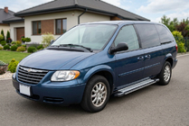 Chrysler Voyager 2001-2007 гг. Боковые Подножки Rainbow (2 шт., Алюминий) фото 1