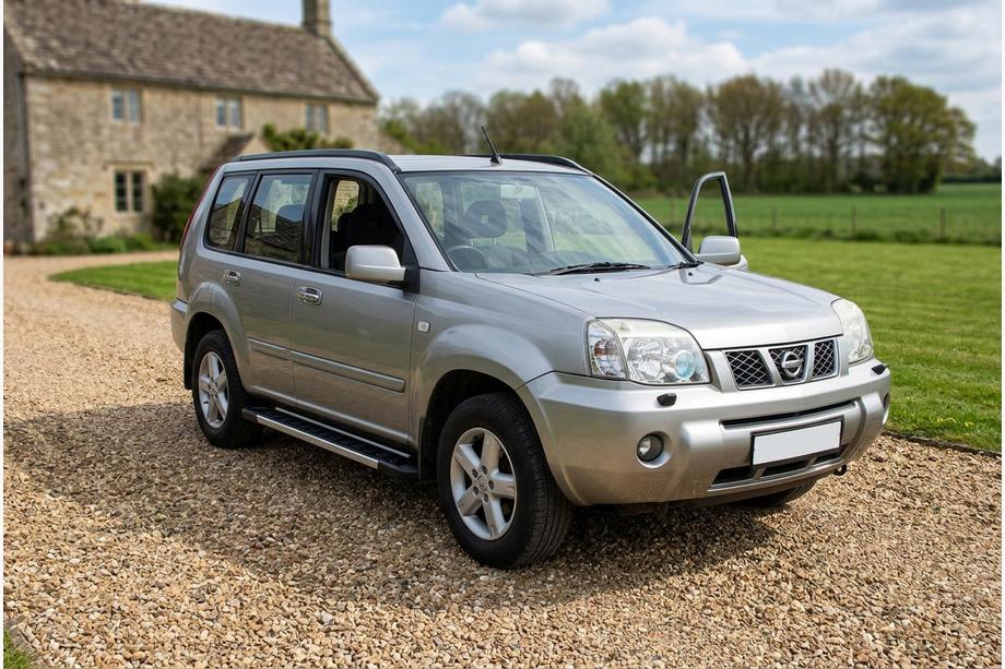Nissan X-trail T30 2002-2007 гг. Боковые пороги RedLine V1 (2 шт., алюминий) Image