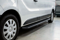 Opel Vivaro 2001–2015 гг. Боковые Подножки Tayga Black (2 шт., Алюминий) фото 1
