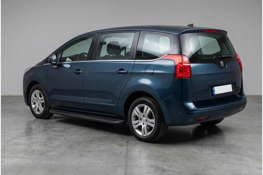 Peugeot 5008 2009-2016 гг. Боковые Подножки Tayga Black (2 шт., Алюминий) Image