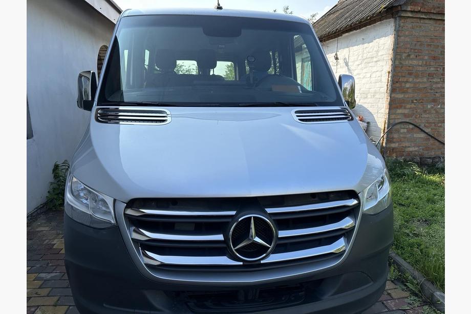 Mercedes Sprinter W907/W910 2018- гг. Хром накладки на решетку (широкая модель, 6 шт) Image