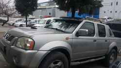 Nissan NP300 1999-2015 гг. Козырек на лобовое стекло (черный глянец, 5мм) фото 9
