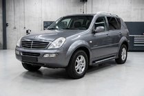 SsangYong Rexton I 2001-2017 гг. Боковые пороги New Vision Black (2 шт., алюминий) фото 1