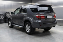 Toyota Fortuner 2006-2015 гг. Боковые Подножки Allmond Grey (2 шт., Алюминий) фото 1