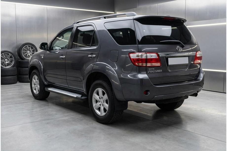 Toyota Fortuner 2006-2015 гг. Боковые Подножки Allmond Grey (2 шт., Алюминий) Image