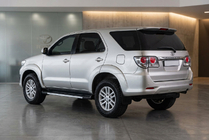 Toyota Fortuner 2006-2015 гг. Боковые пороги RedLine V1 (2 шт., алюминий) фото 1