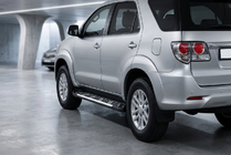 Toyota Fortuner 2006-2015 гг. Боковые Подножки Sunrise (2 шт., алюминий) фото 1