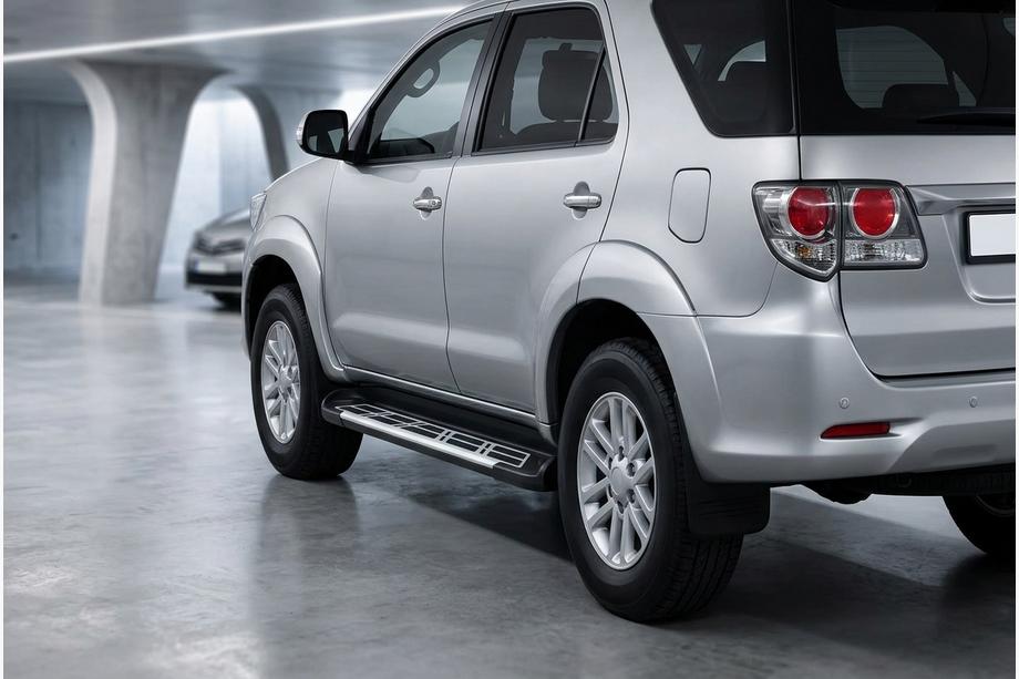 Toyota Fortuner 2006-2015 гг. Боковые Подножки Sunrise (2 шт., алюминий) Image