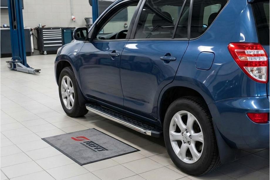 Toyota Rav 4 2006-2013 гг. Боковые Подножки BlackLine (2 шт., Алюминий) Image