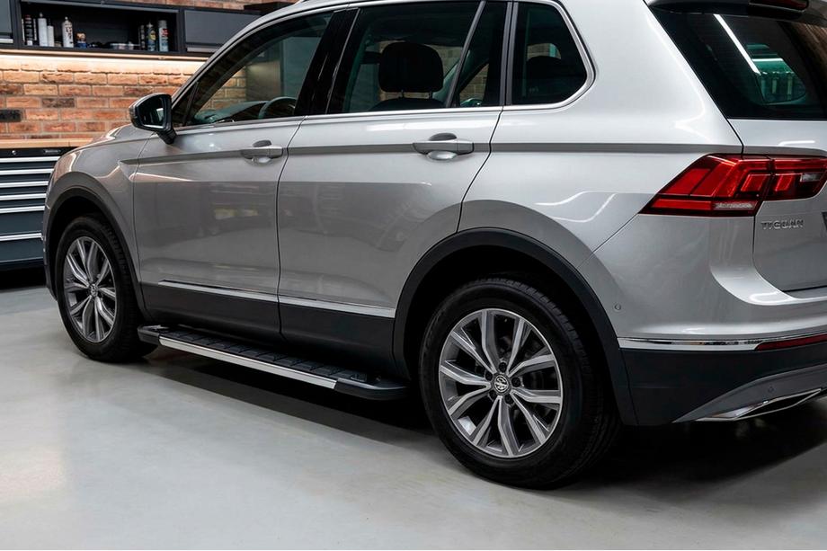 Volkswagen Tiguan 2016-2023 гг. Боковые пороги RedLine V1 (2 шт., алюминий) Фото 1