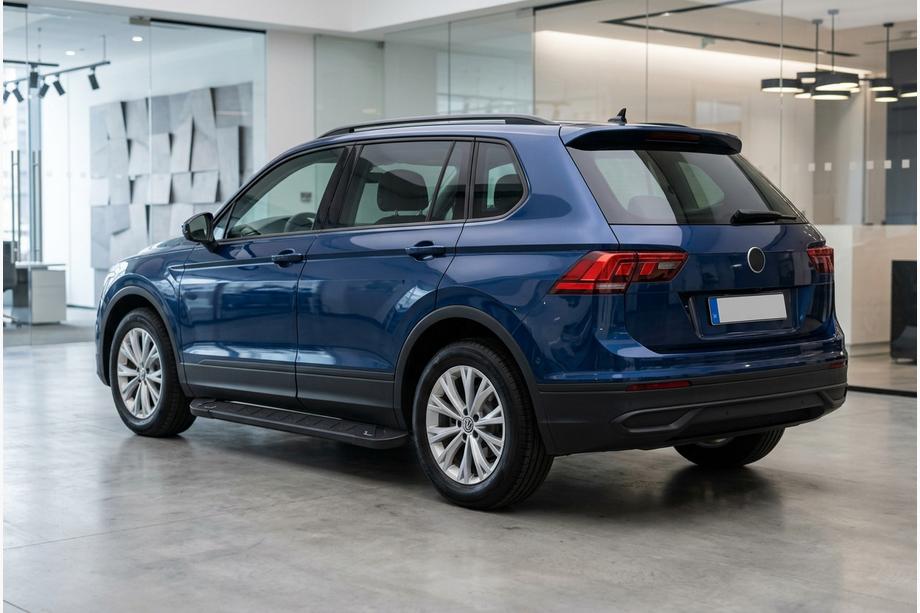 Volkswagen Tiguan 2016-2023 гг. Боковые Подножки RedLine Black (2 шт., Алюминий) Фото 1