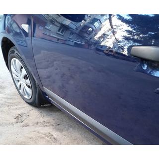 Передние брызговики (2 шт.) Dacia Sandero 2007-2013 гг. фото 2