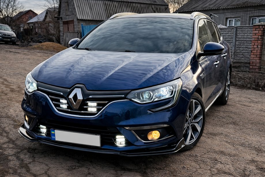 Renault Megane IV 2016-2025 гг. Передний бампер лип (черный) Image