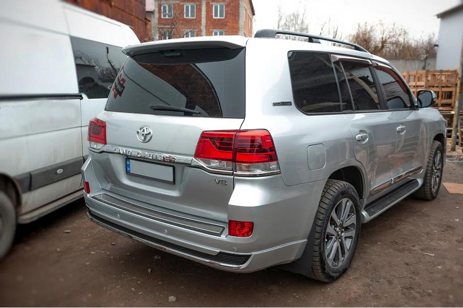 Toyota Land Cruiser 200 2007-2021 гг. Задние Фонари 2016-2021 (OEM Стандарт) Задний левый внутренний фонарь (крышка багажника) Фото 7