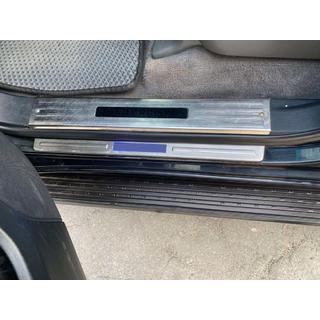 Подсвечиваемые накладки на дверные пороги (4 шт) Toyota Land Cruiser 200 2007-2021 гг. фото 4